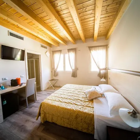 Hotel Piccolo E Grill